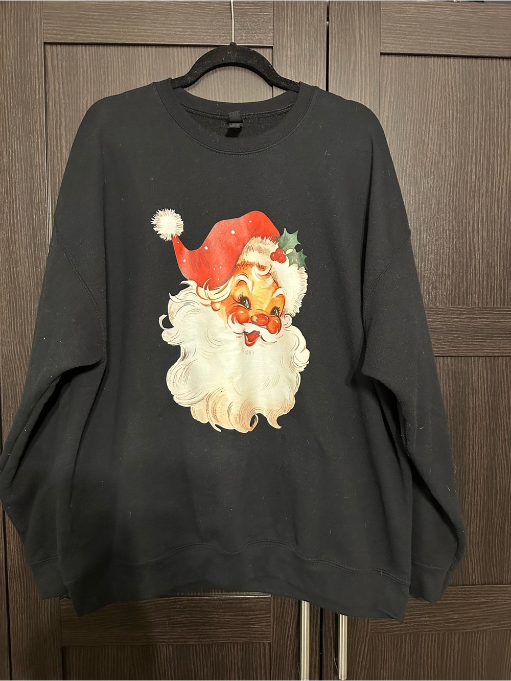 Gildan Black Crewneck Sweatshirt with Vintage Santa Graphic